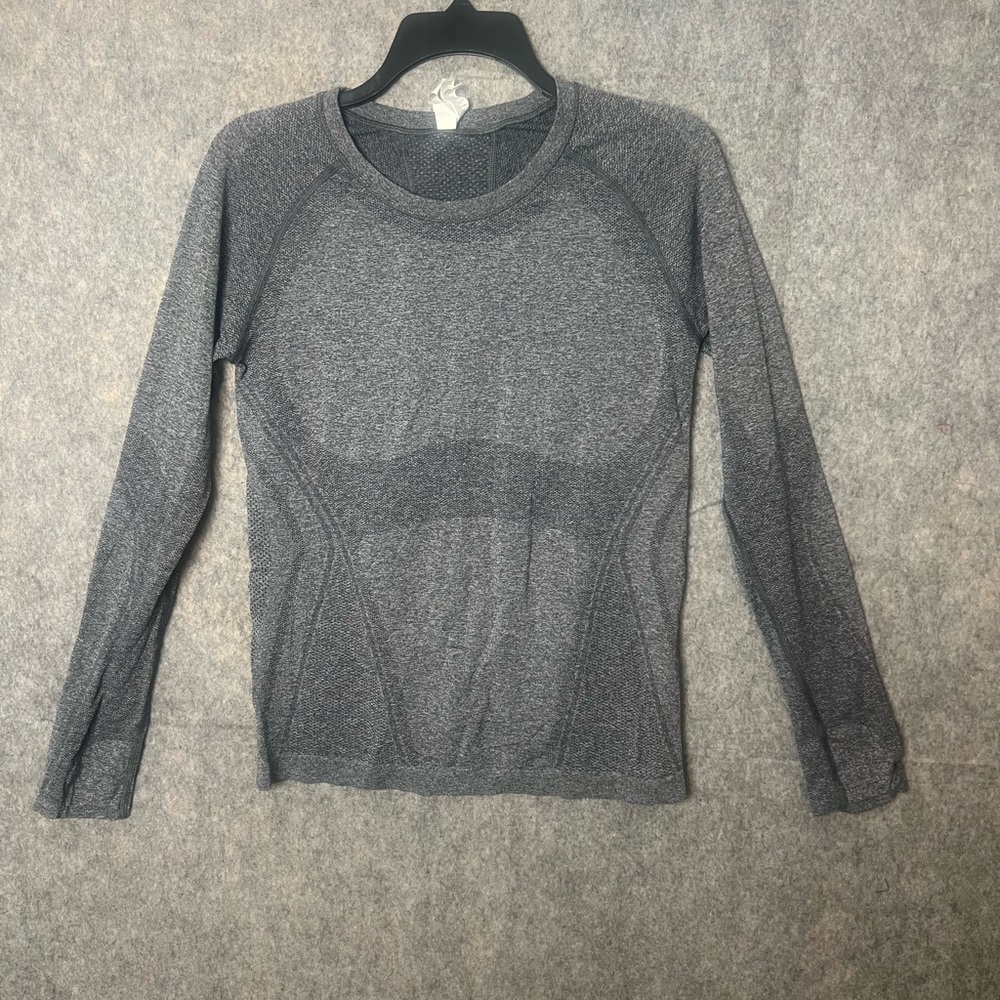 Athleta Woman Size‎ Medium Momentum Seamless Long Sleeve Top Gray